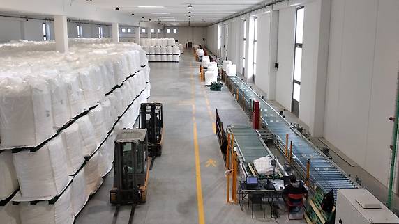 Nazari Automazioni Srl | Plant for the handling, storage and emptying of sugar “Big Bags”