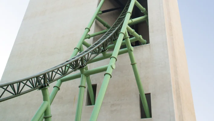 "The Oath of KÄRNAN" roller coaster's tower
