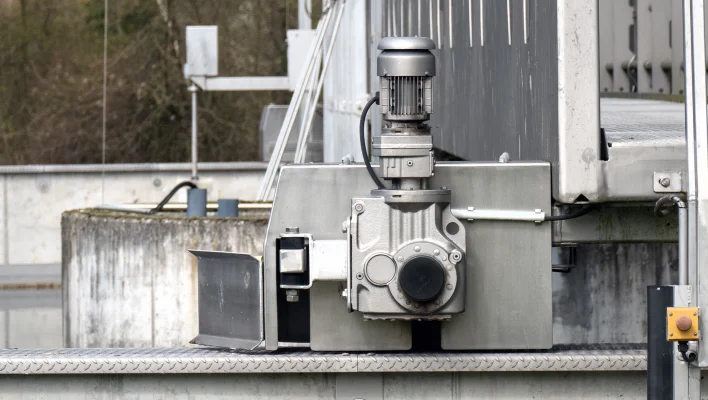 The secondary clarifier's scraper drive from SEW‑EURODRIVE
