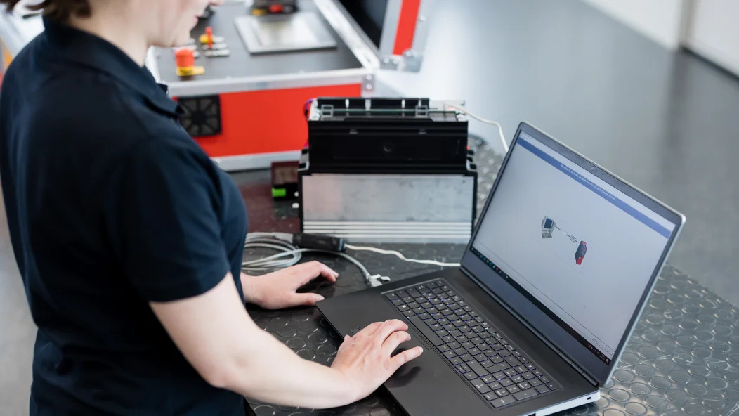 Durchführung von Firmware-Updates durch SEW-EURODRIVE Mitarbeiter
