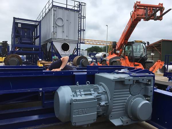For combustion drum: Newly supplied KH167 DRN280S4/TF/V/NIB (75 kW and 20.700 Nm)